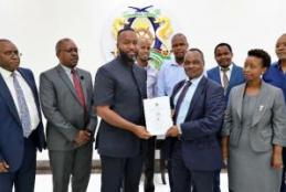 PROF.MBECHE WITH GOVERNOR JOHO